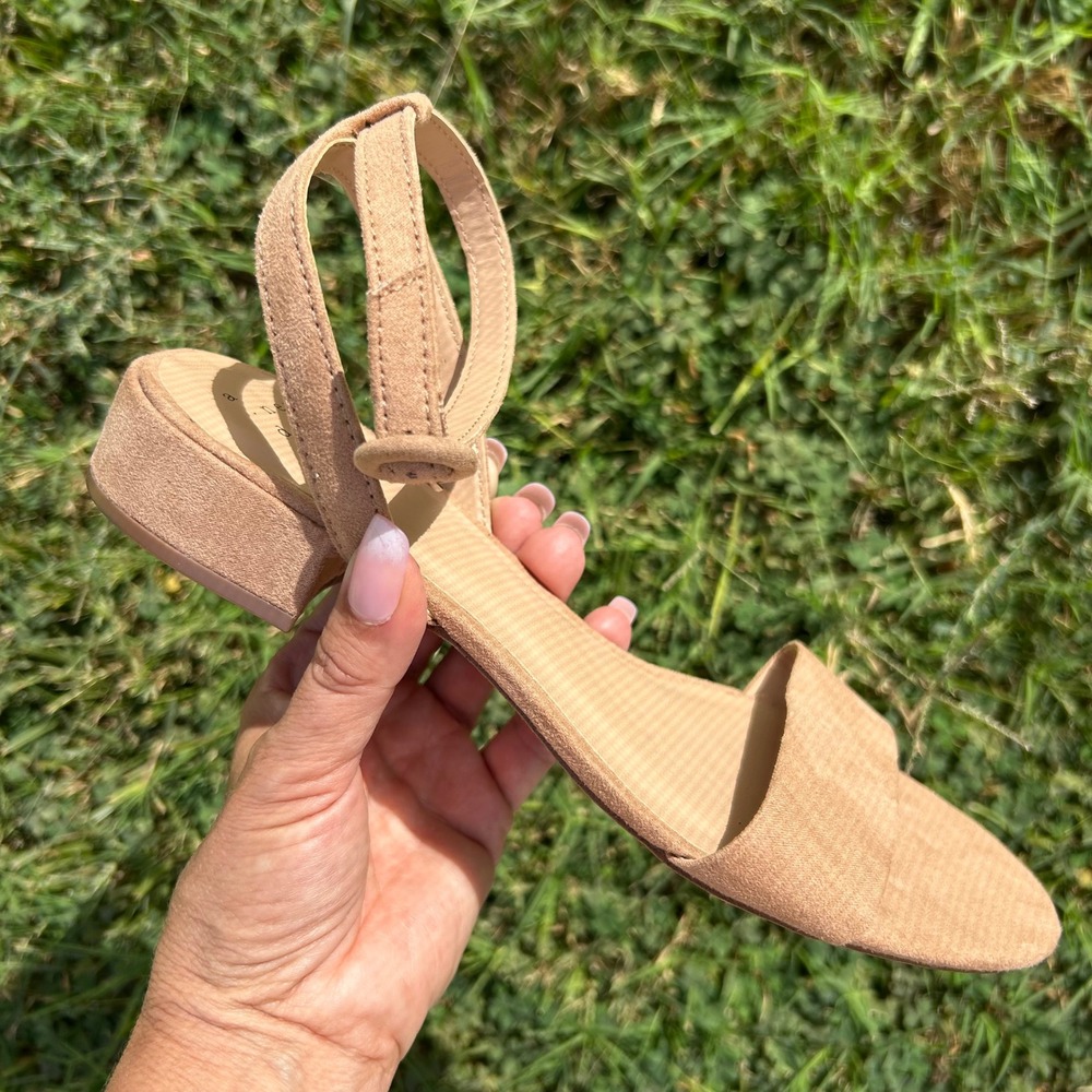 Casual Open Toe Low Block Heel Sandals Women 7 Tan Faux Suede Ankle Strap